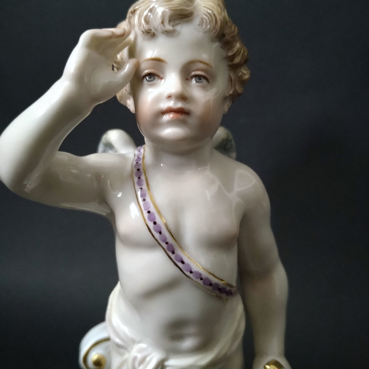 Pre-1924 Meissen Saluting Cupid 💘 Approx. 15.5 cm H, Base approx. 5.5 cm W x 6 cm L