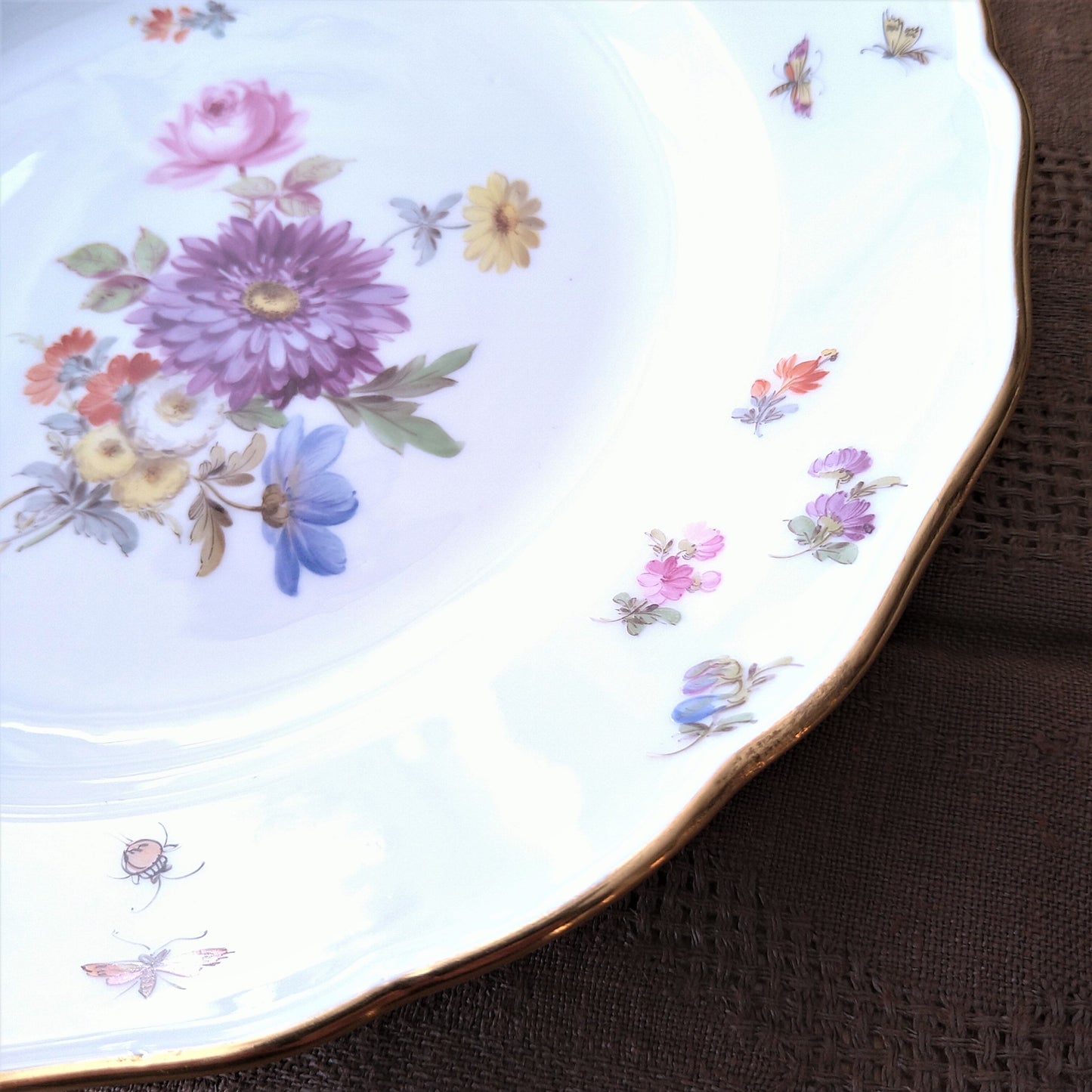 1860～1924年Meissen花と昆虫の絵 ディナープレート24㎝D紫のアスターとピンクのバラ/Dinnar plate