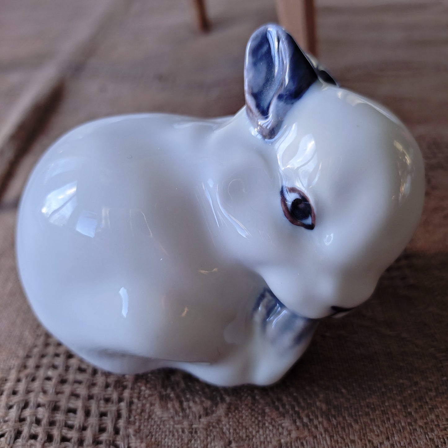 🐰Royal Copenhagen, Young Rabbit, Jeanne Grut design, approximately 7.5 cm (H) in height, model number 251, grooming its hind leg. Fits in the palm of your hand.