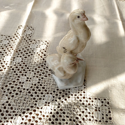 1924年以前Meissenマイセン2羽のひよこ🐥🐤のフィギュリン高さ約13.5㎝H/PaulWaltehr