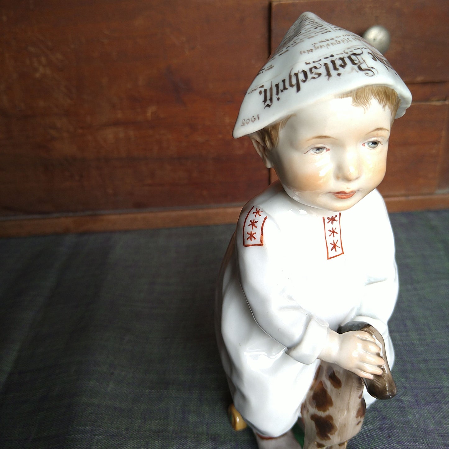 Meissen1905～1924年のヘンチェルの子供達/木馬で遊ぶ子 高さ約17㎝幅約6.5㎝W