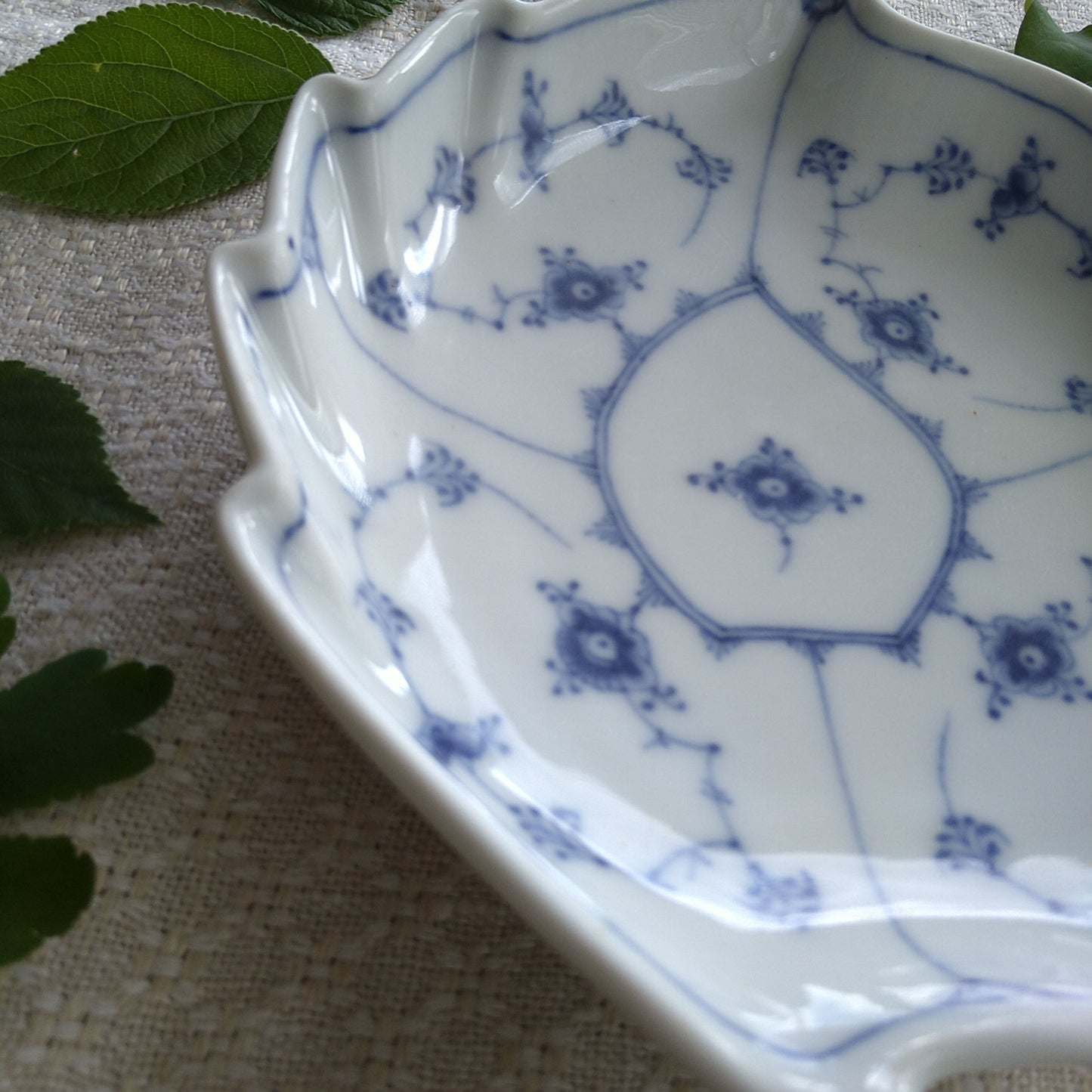 1924～1934年のRoyalCopenhagenブルーフルーテッドプレイン葉っぱ皿約22.5㎝L×18㎝W/PlainLeafPlate