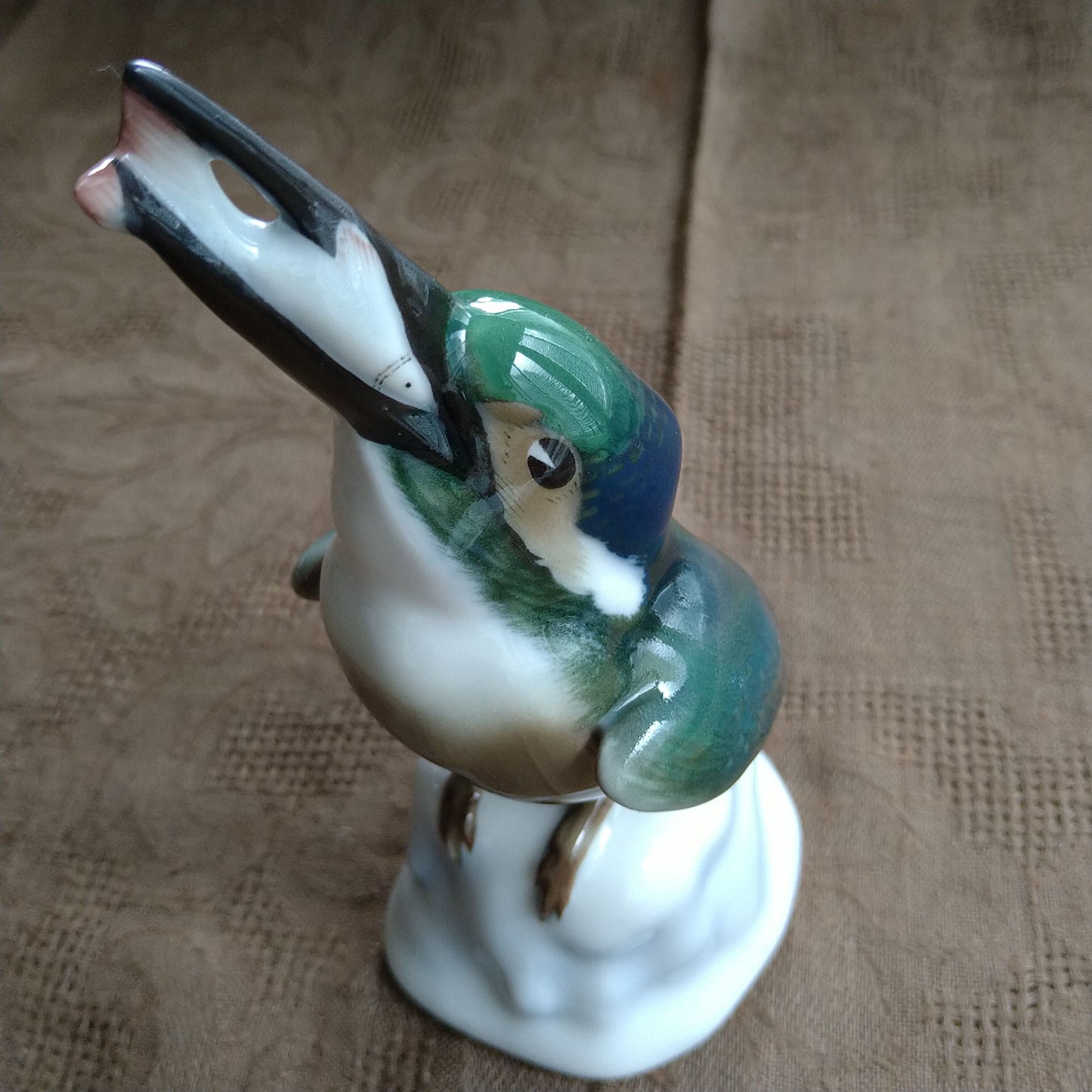 KPMベルリンの魚をくわえたカワセミ高さ約19㎝H/KPM Kingfisher with a fish