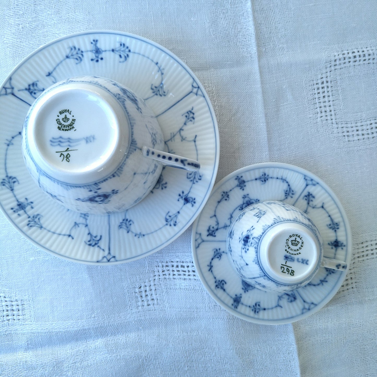 1950-1960年代のRoyalCopenhagenロイヤルコペンハーゲンブルーフルーテッドプレインのチョコレートカップソーサー容量約300mlでっかいサイズ