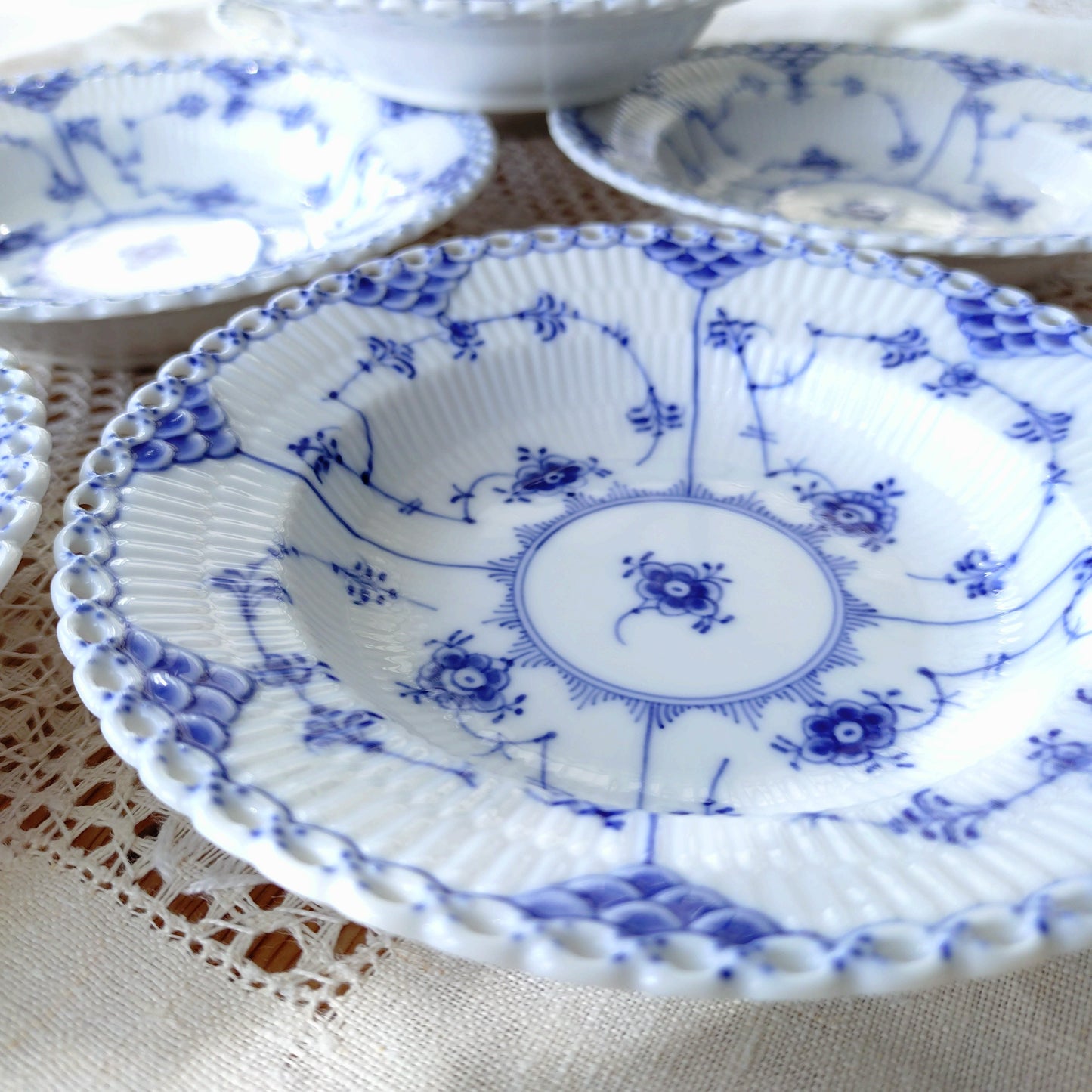 1957年のRoyalCopenhagenロイヤルコペンハーゲンフルレースのベリー皿直径約15㎝D/BlueFlutedFullLaceBerryPlate15cmD