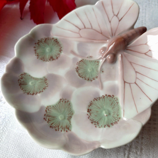 1900年頃RörstrandロールストランドJugendstil/アールヌーボーのピンクピンク💕ピンクのけし5輪とピンクの蛾もしくは蝶々🦋