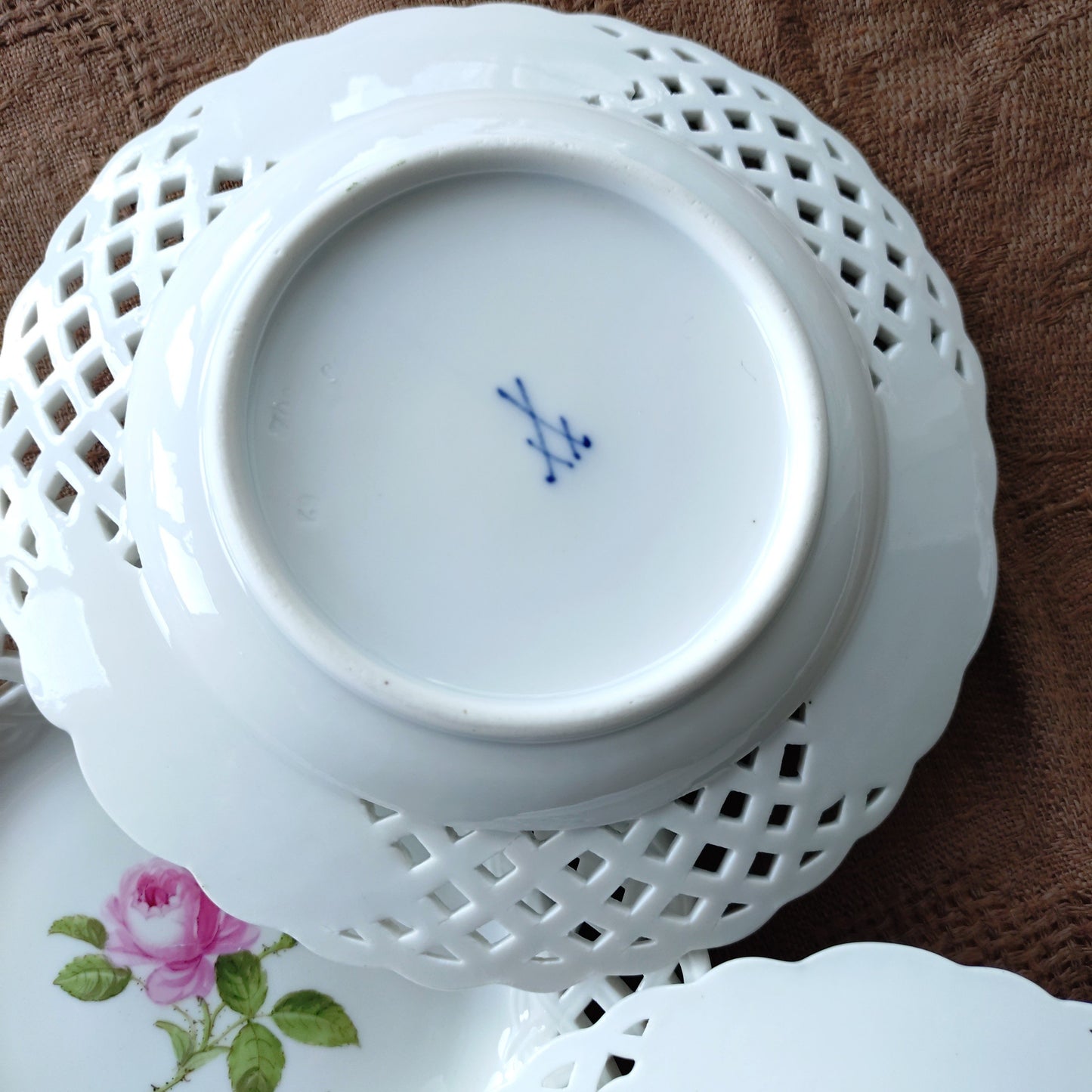 1924年前麥森粉紅玫瑰RoteRose蕾絲麵包碟 直徑約15公分D