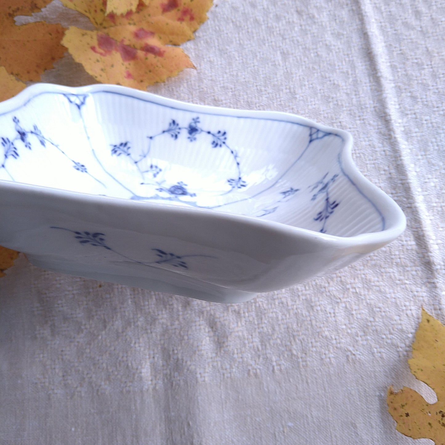 1889年～1922年のRoyalCopenhagenブルーフルーテッドプレイン四角サラダボール約21.5㎝×21.5㎝/BlueFlutedPlainSquareBowl