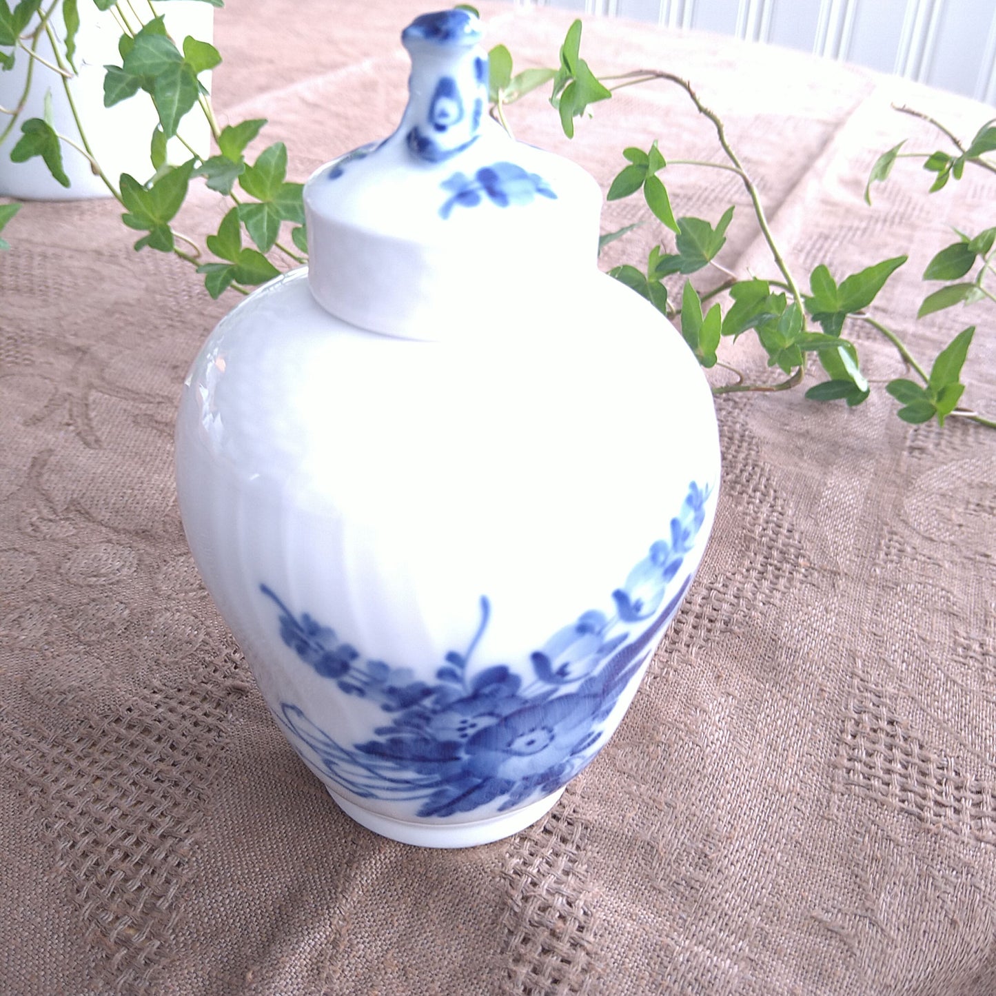 1969年～1974年の年RoyalCopenhagenブルーフラワーカーブの茶入れは高さ13.5㎝H/Blue Flower Curve Tea caddy