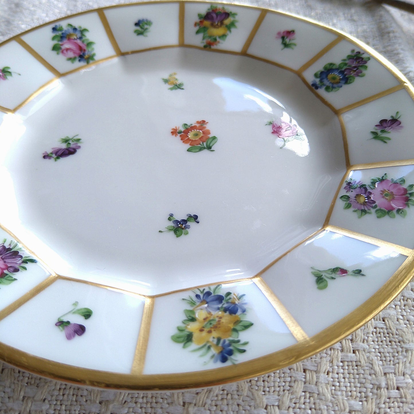 1890年頃のヘンリエッテのケーキプレート直径約15.5㎝Φ/Henriette Cake Plate