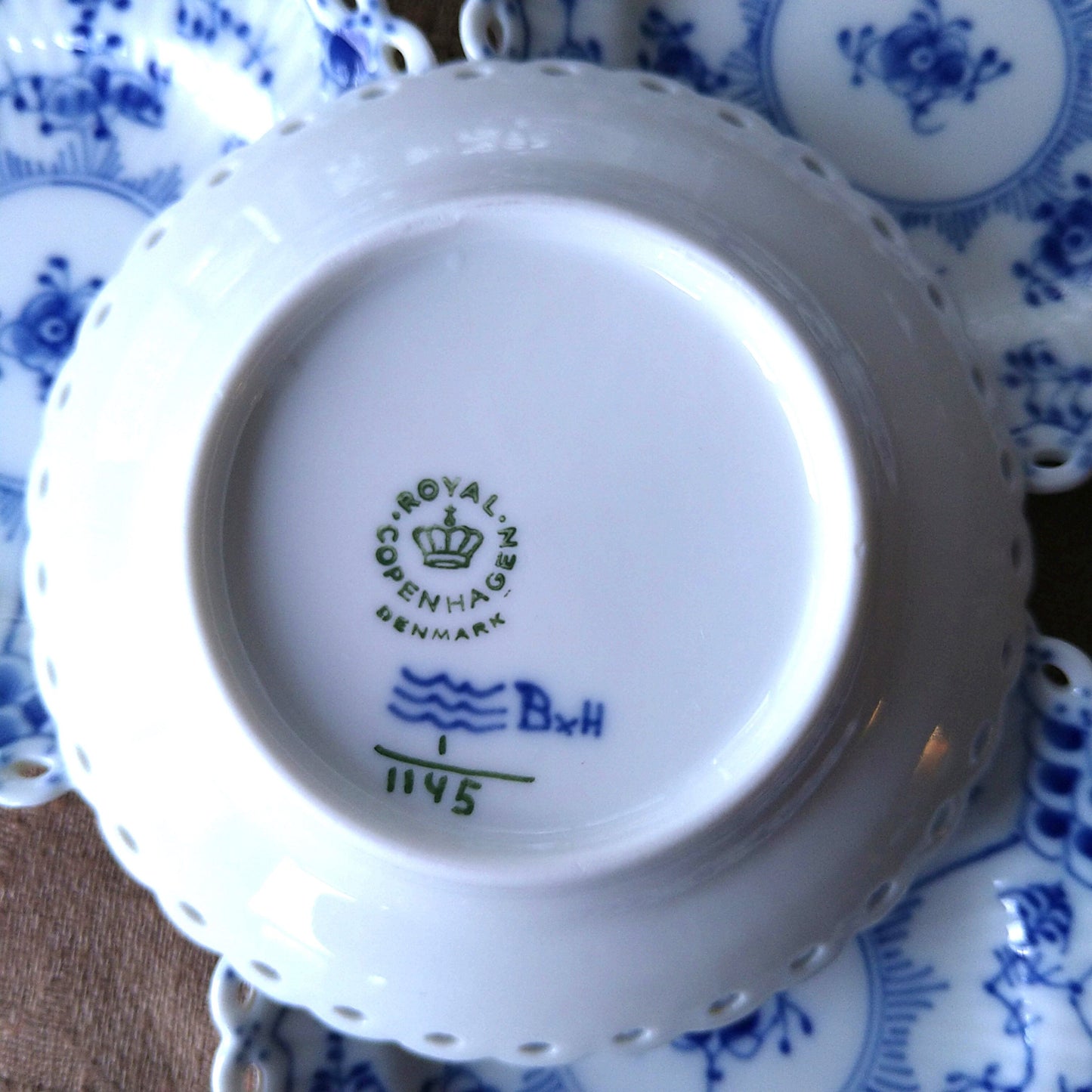 RoyalCopenhagenFullLaceフルレース直径約11㎝型番号1145の小皿/Full lace mini dish 11cm diam