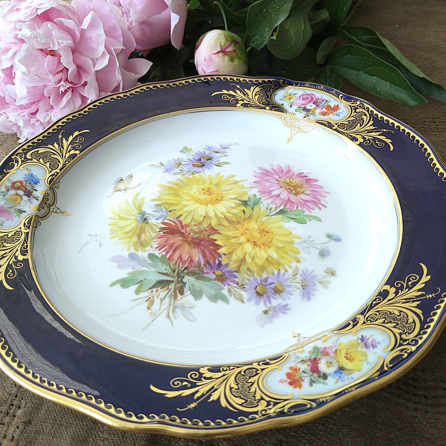 1850～1924年Meissenコバルトフォンドのプレート直径約21.5㎝D 小菊/アスターのブーケ