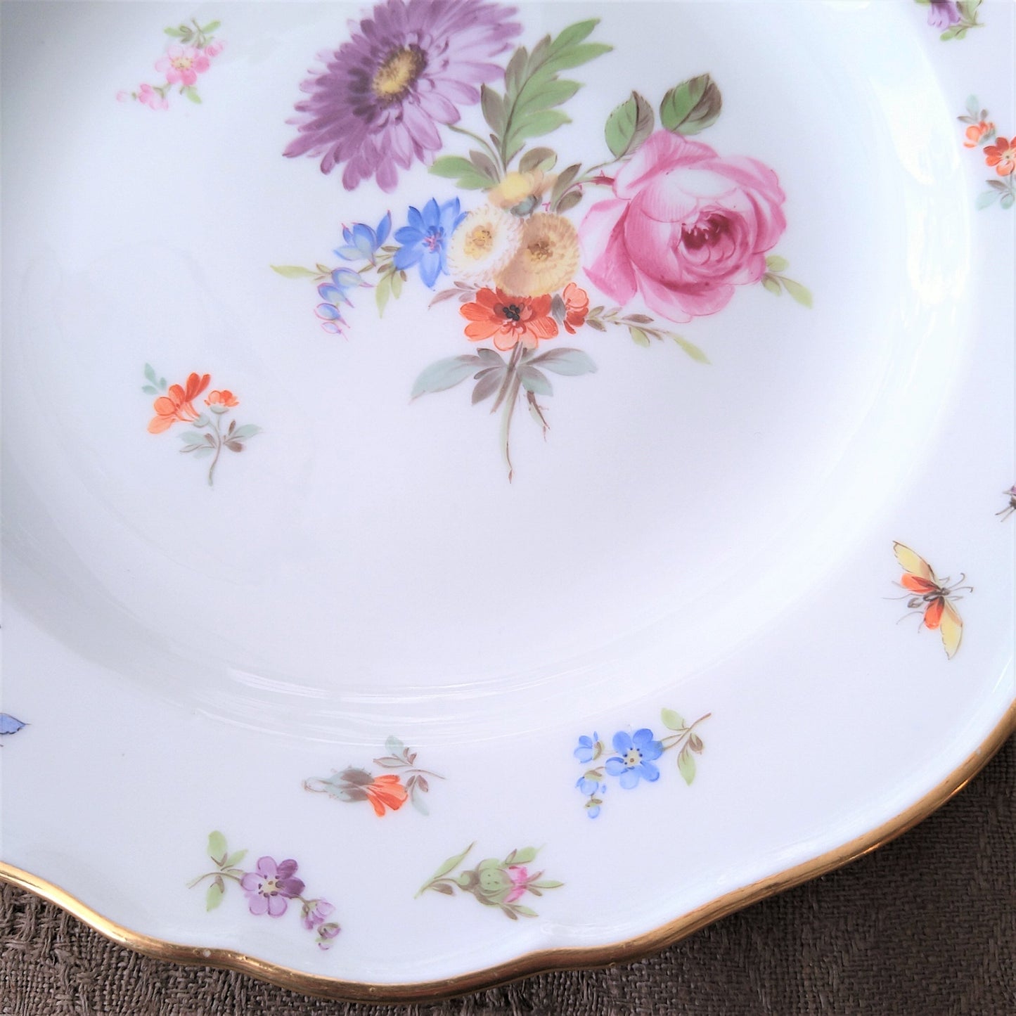 1860～1924年Meissen花と昆虫の絵の前菜皿21㎝D紫のアスターとバラ/Plate21cm D