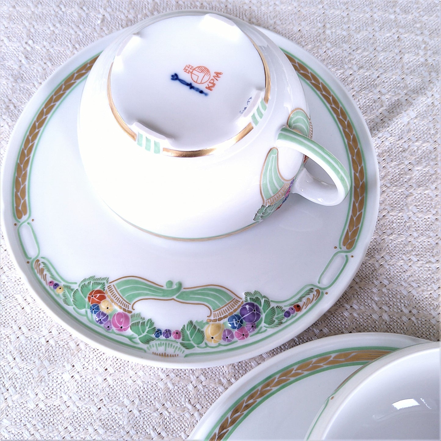 KPMベルリンのケレスカップソーサー/KPMBerlin Ceres cup and saucer