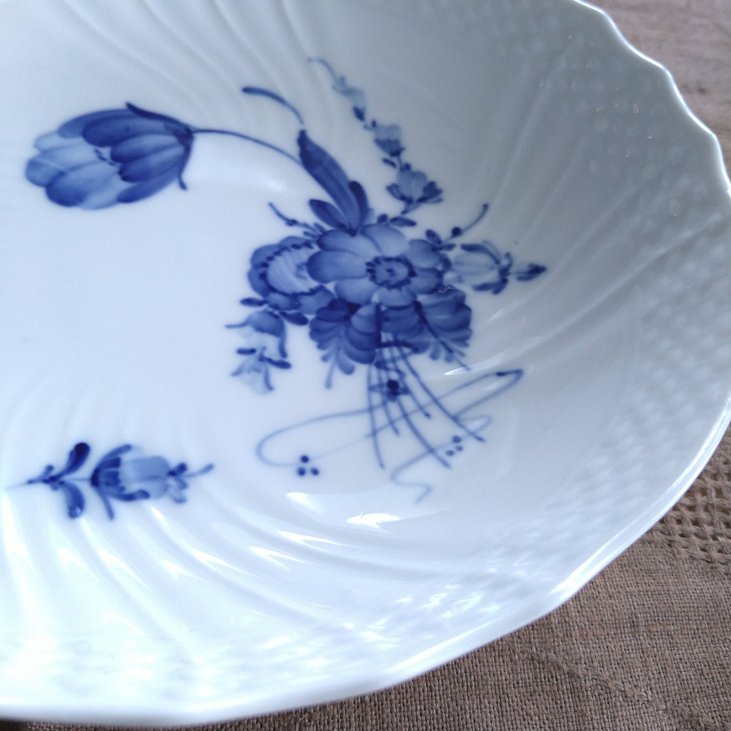 1963年のブルーフラワーカーブ高台のお皿直径約17.5㎝/BlueFlowerCurvesStandDIsh