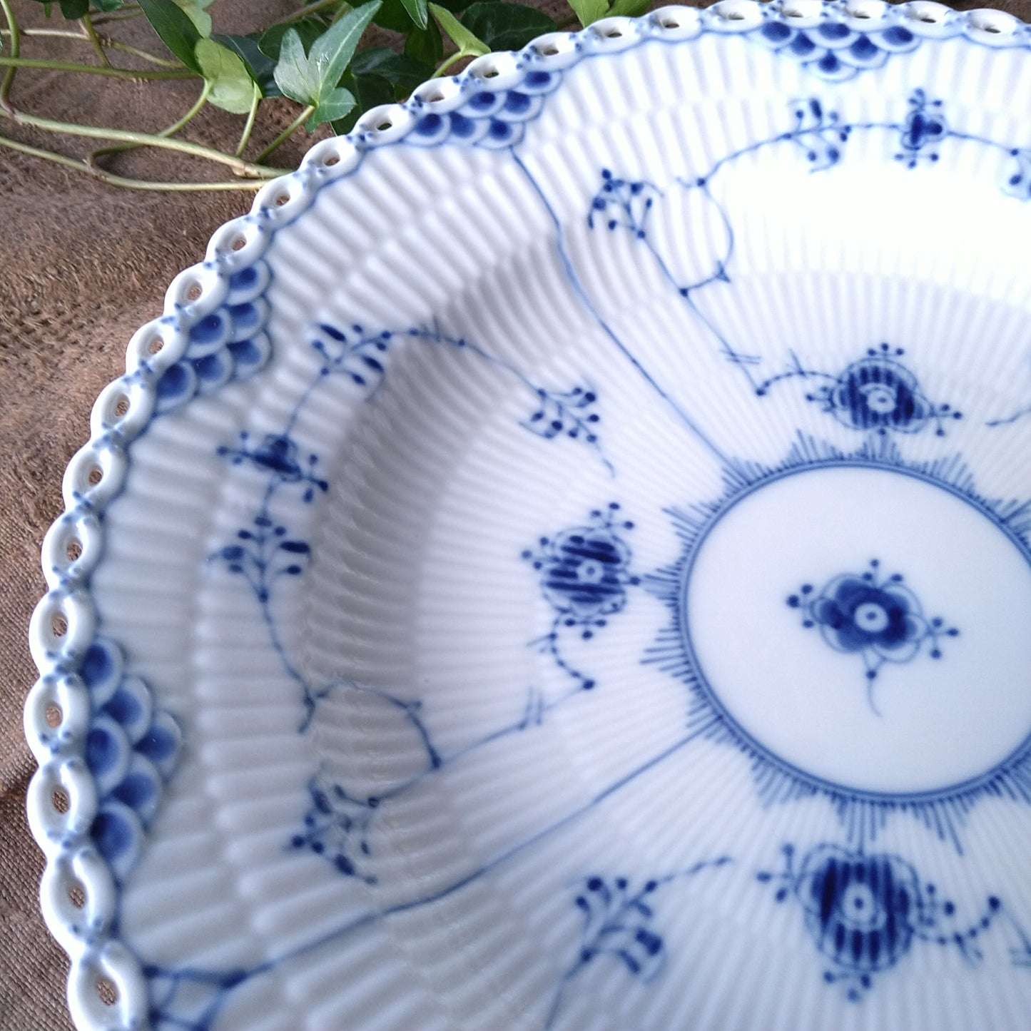 1980～1984年のRoyalCopenhagenブルーフルーテッドフルレースの25㎝Dのプレート/BlueFlutedFullLace25cmDPlate