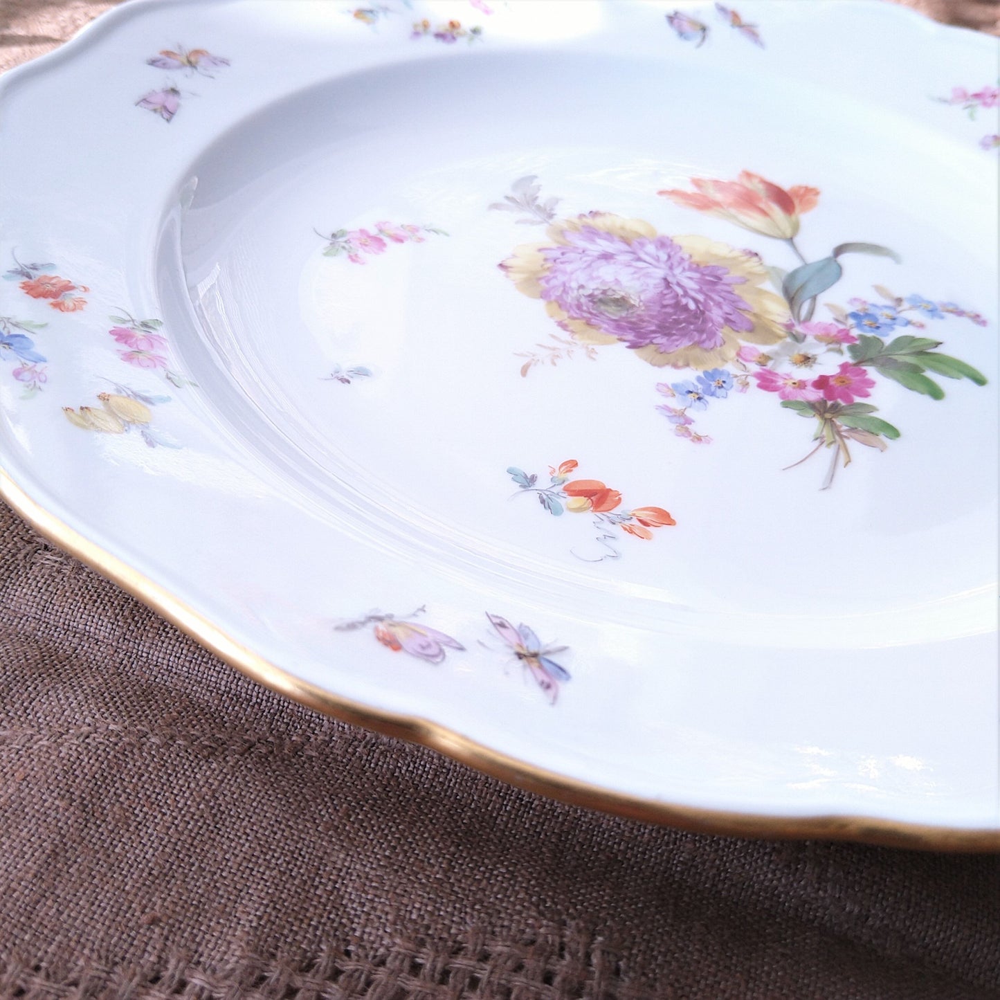 1860～1924年Meissen花と昆虫の絵 ディナープレート24㎝D黄色と紫の花/Dinnar  plate
