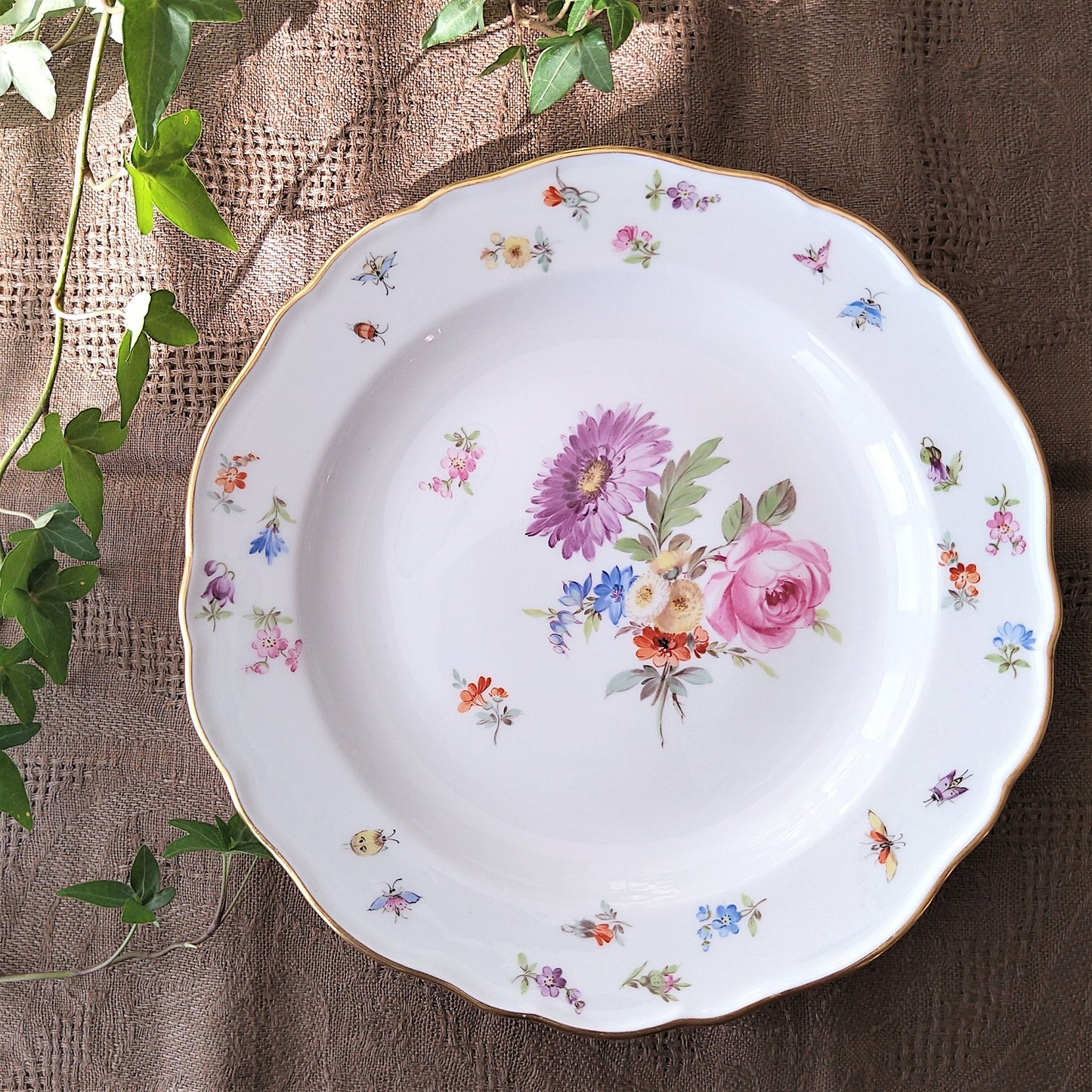 1860～1924年Meissen花と昆虫の絵の前菜皿21㎝D紫のアスターとバラ/Plate21cm D