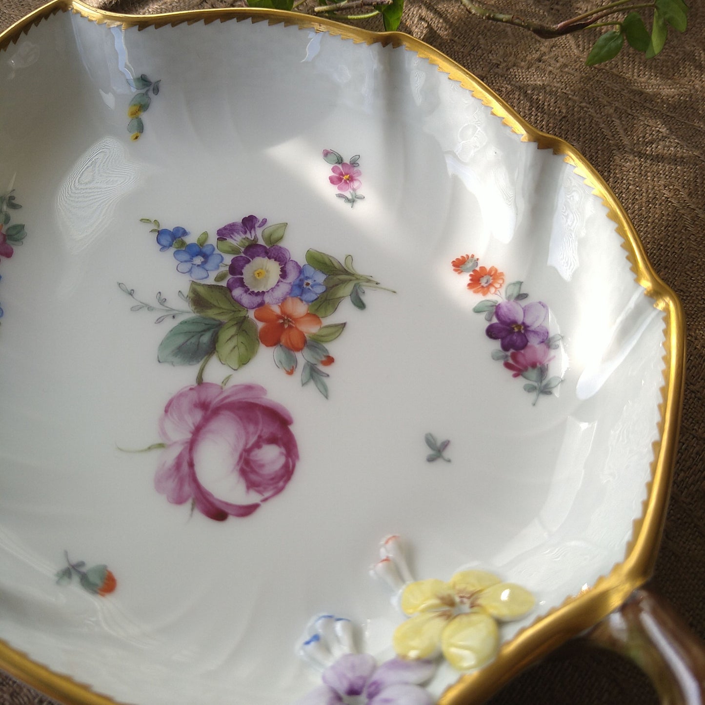 1960年のRoyalCopenhagenサクソンフラワーの小さい葉っぱ皿約18㎝×13.5㎝/LeafDishSaxonFlower