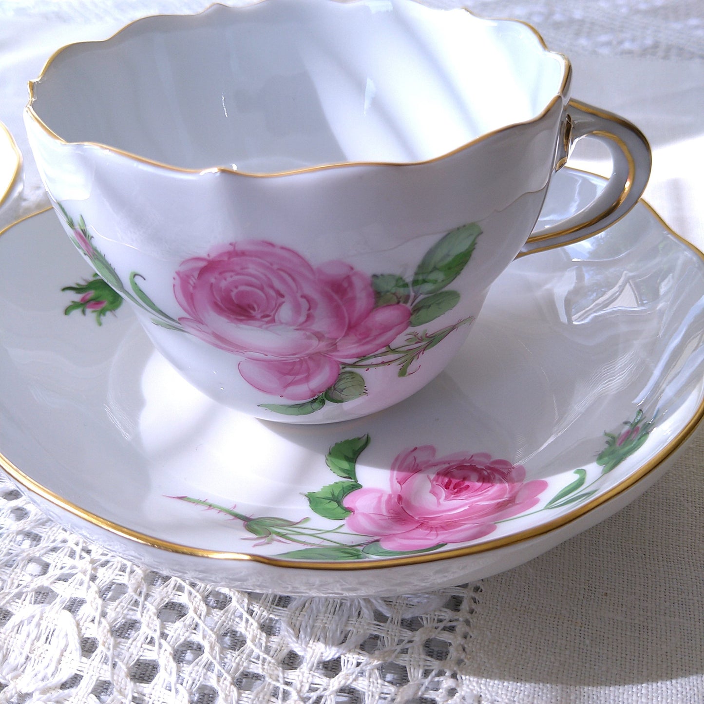 MeissenマイセンRoteRose🌹ピンクローズのコーヒーカップソーサー1975年以降の現代物のヴィンテージです。