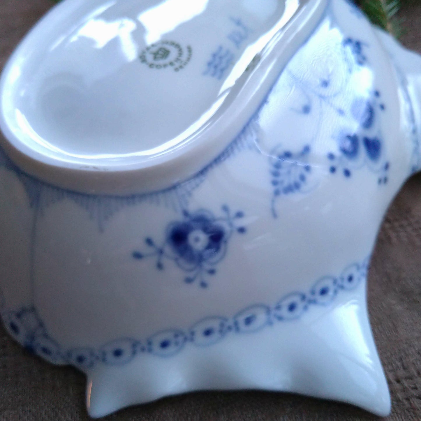 1966年のRoyalCopenhagenブルーフルーテッドハーフレースの貝型ピックルディッシュ/BlueFlutedHalfLaceShellPickleDish