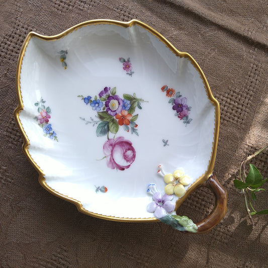1960年のRoyalCopenhagenサクソンフラワーの小さい葉っぱ皿約18㎝×13.5㎝/LeafDishSaxonFlower