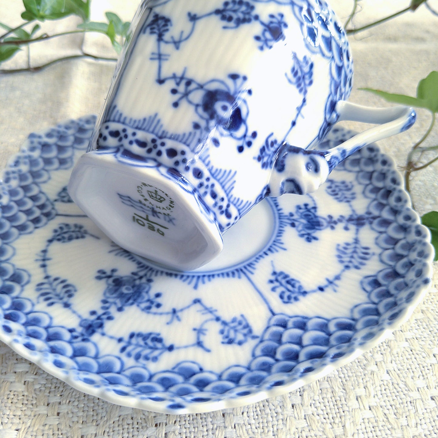 RoyalCopenhagenフルレースアンギュラーのカップソーサー