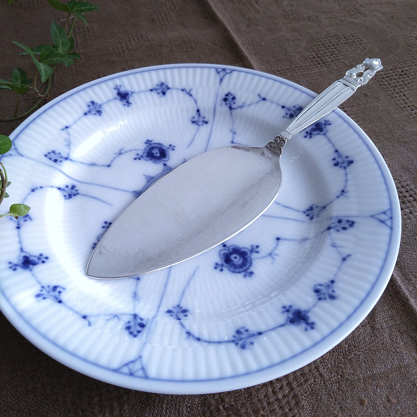 GeorgJensenエコーンのケーキサーパー(大)20㎝L/Acorn Cake server