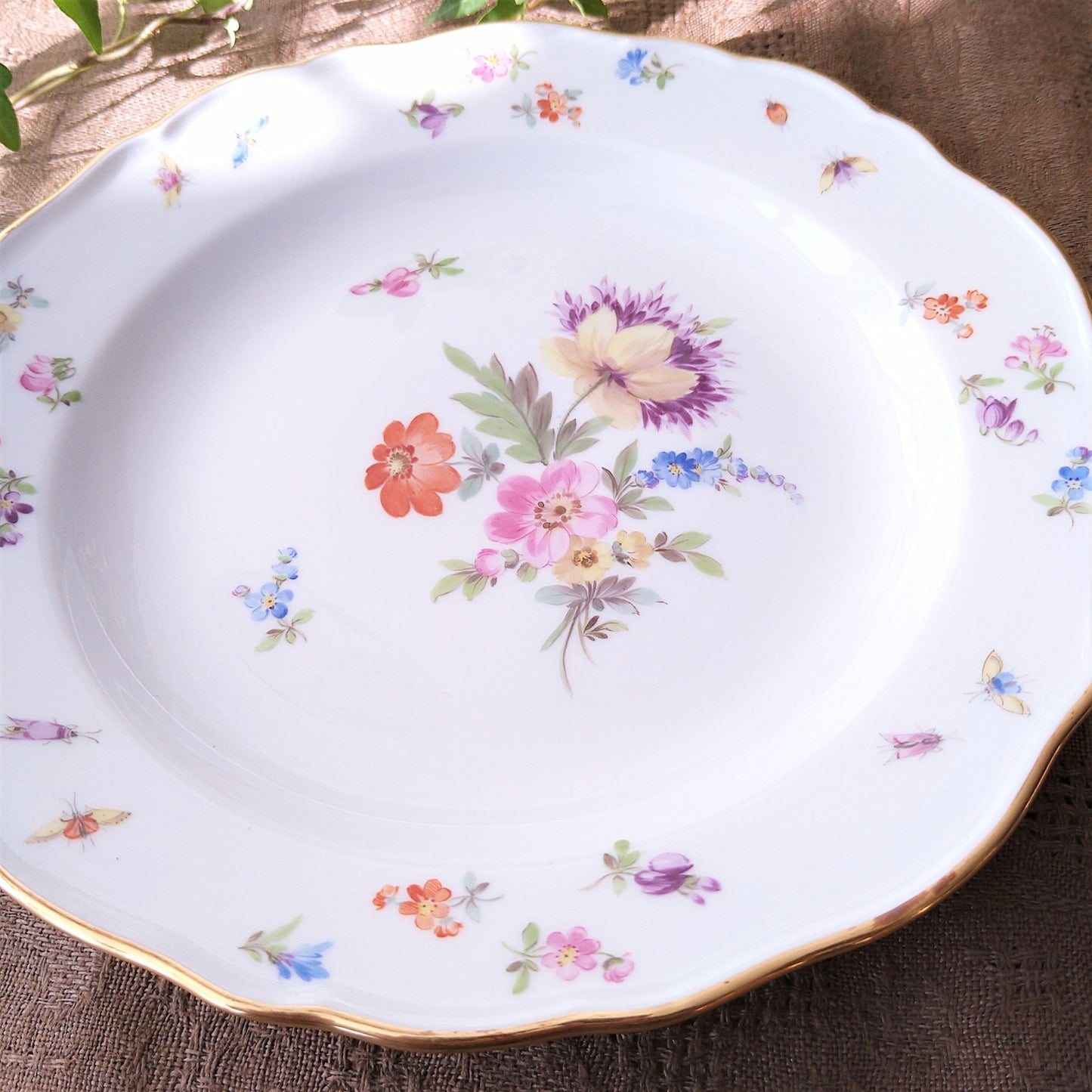 1860～1924年Meissen花と昆虫の絵の前菜皿21㎝D紫のケシと小花/Plate 21cm