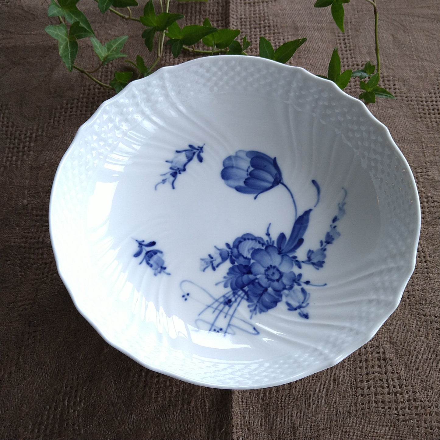 1963年のブルーフラワーカーブ高台のお皿直径約17.5㎝/BlueFlowerCurvesStandDIsh