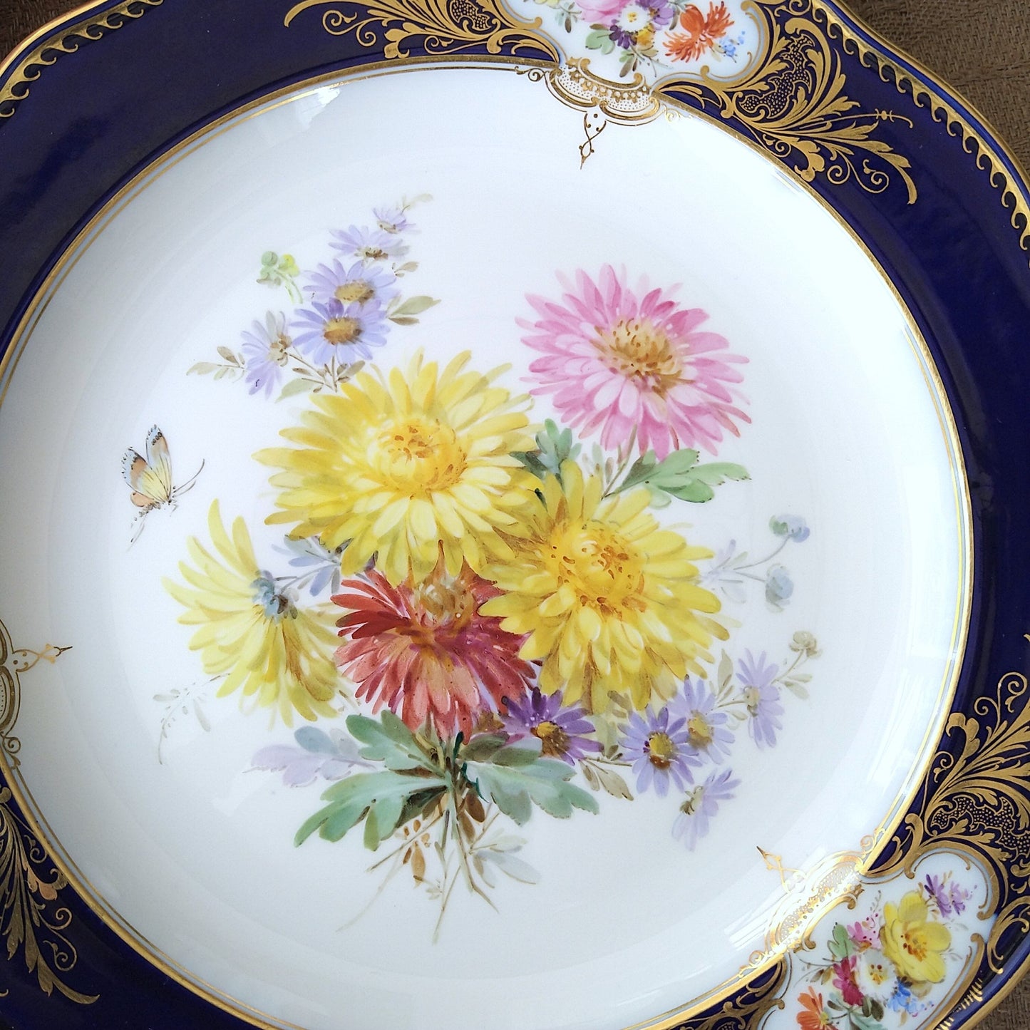 1850～1924年Meissenコバルトフォンドのプレート直径約21.5㎝D 小菊/アスターのブーケ