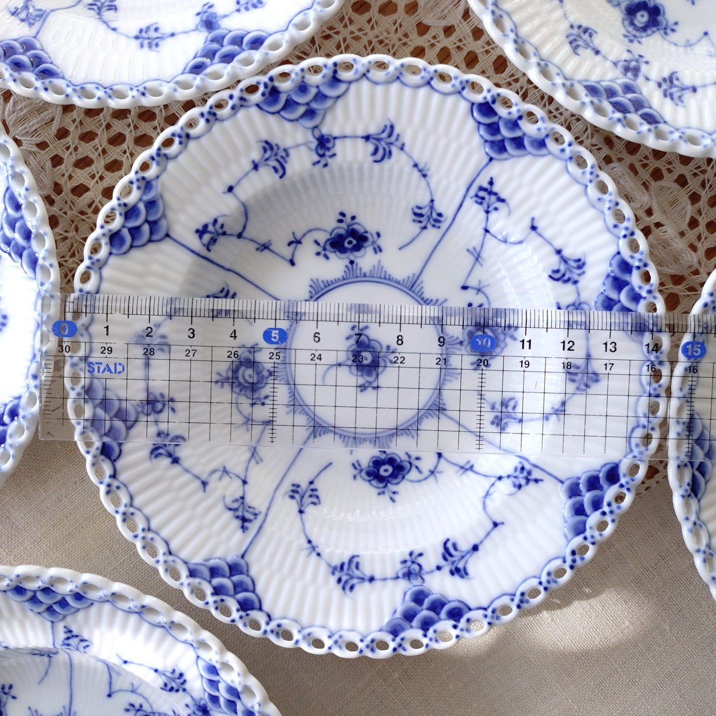 1957年のRoyalCopenhagenロイヤルコペンハーゲンフルレースのベリー皿直径約15㎝D/BlueFlutedFullLaceBerryPlate15cmD