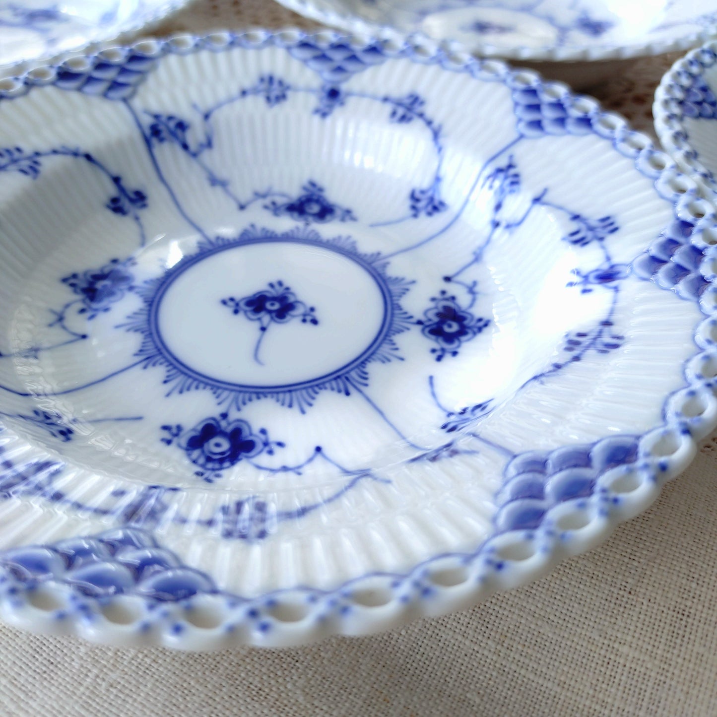 1957年のRoyalCopenhagenロイヤルコペンハーゲンフルレースのベリー皿直径約15㎝D/BlueFlutedFullLaceBerryPlate15cmD