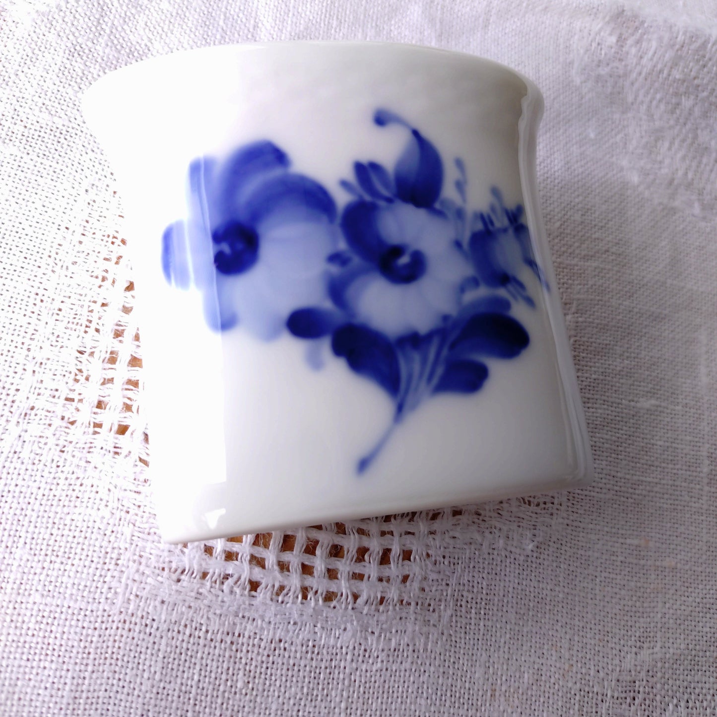 1924～1934年RoyalCopenhagenブルーフラワープレインの小さな楕円の花瓶/シガレットホルダー高さ約6㎝H