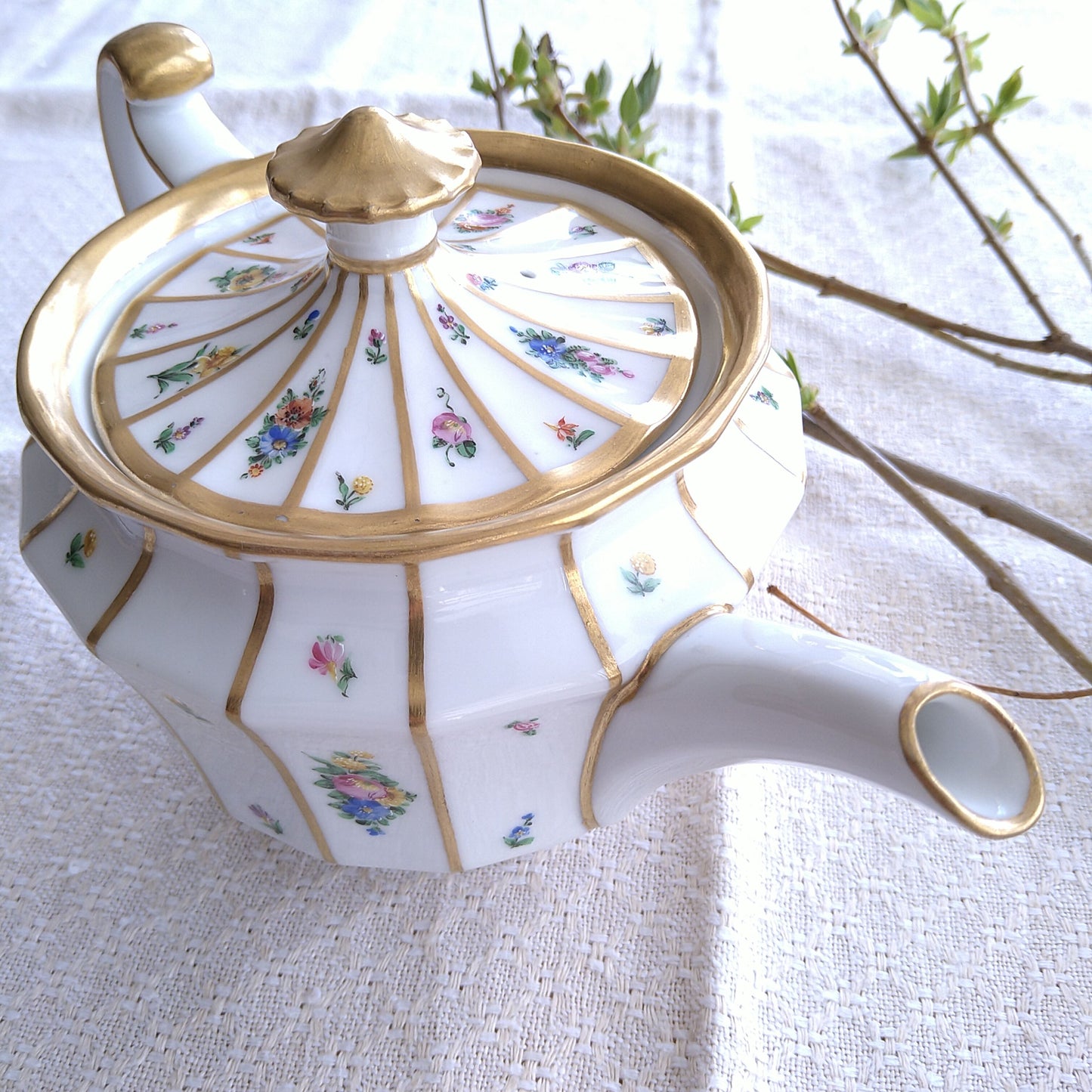 1889～1922年のヘンリエッテのティーポット高さ約14㎝H幅約23.5㎝W/Henriette Teapot