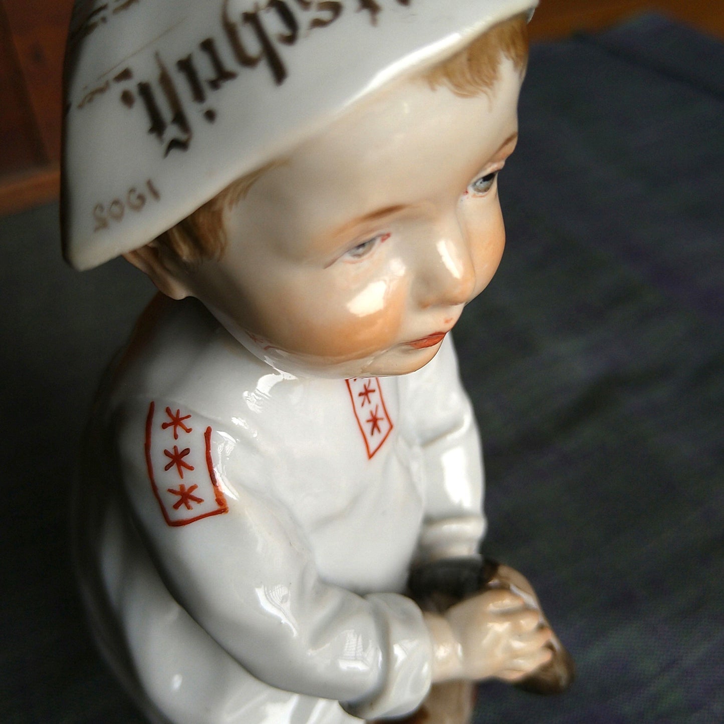 Meissen1905～1924年のヘンチェルの子供達/木馬で遊ぶ子 高さ約17㎝幅約6.5㎝W