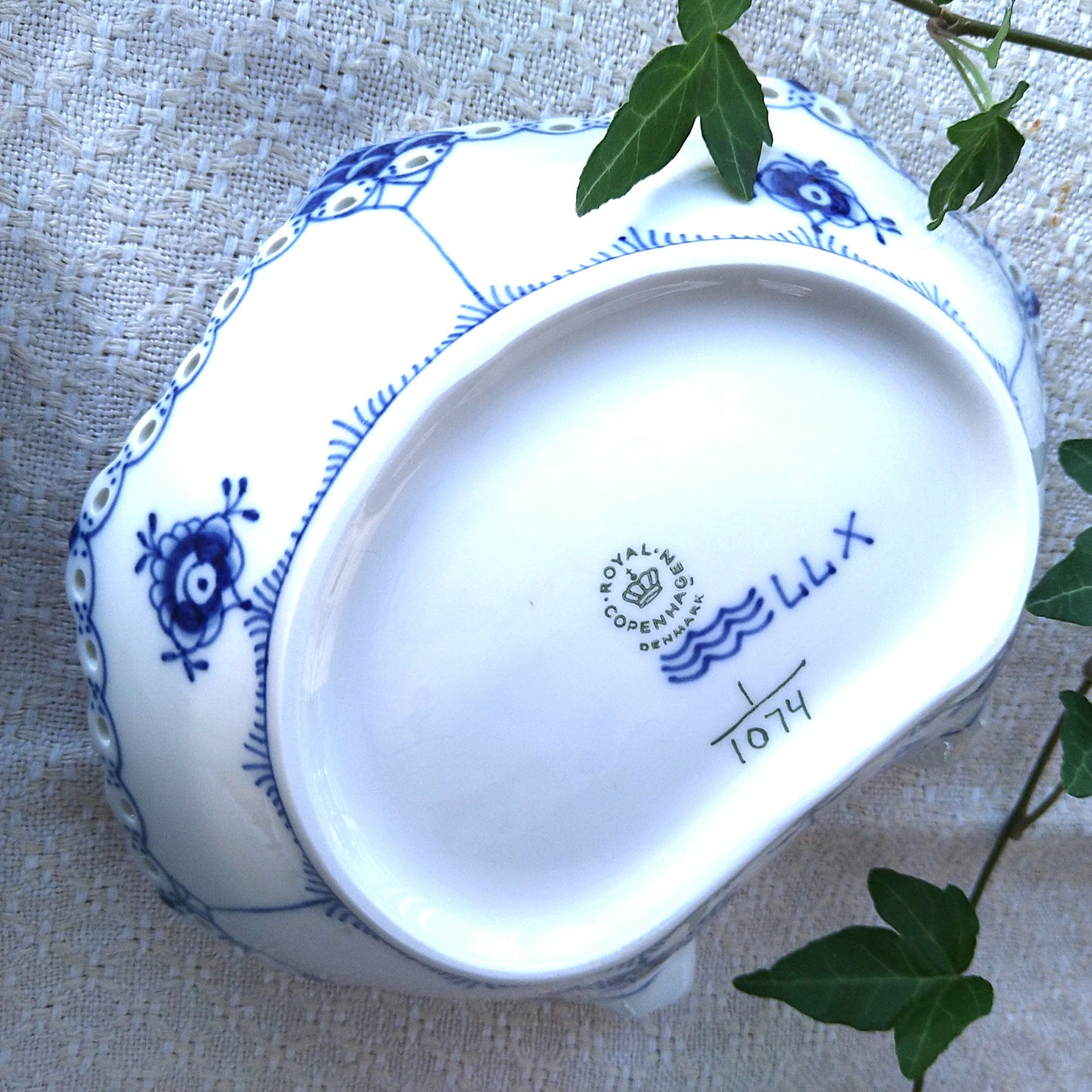1969年～1984年のRoyalCopenhagenブルーフルーテッドフルレース貝型のピックルディッシュ、大きさは約18.5㎝×16㎝です