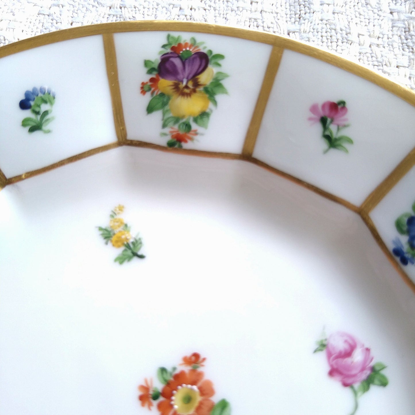 1890年頃のヘンリエッテのケーキプレート直径約15.5㎝Φ/Henriette Cake Plate