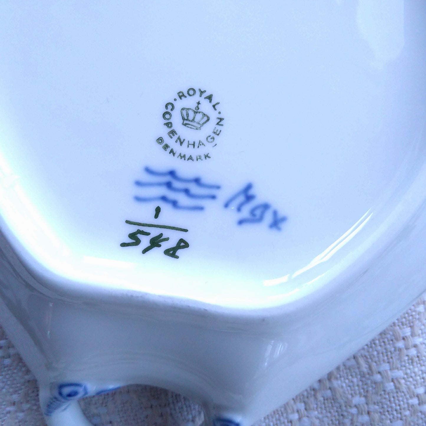 1969～1974年のブルーフルーテッドハーフレースの葉っぱのプレート大きさ約23㎝×18㎝/HalfLaceLeafPlate