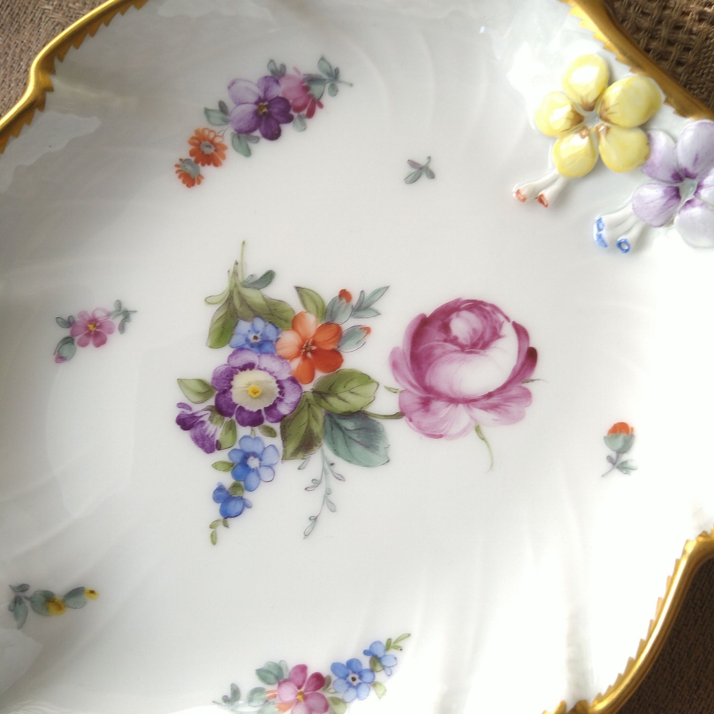 1960年のRoyalCopenhagenサクソンフラワーの小さい葉っぱ皿約18㎝×13.5㎝/LeafDishSaxonFlower