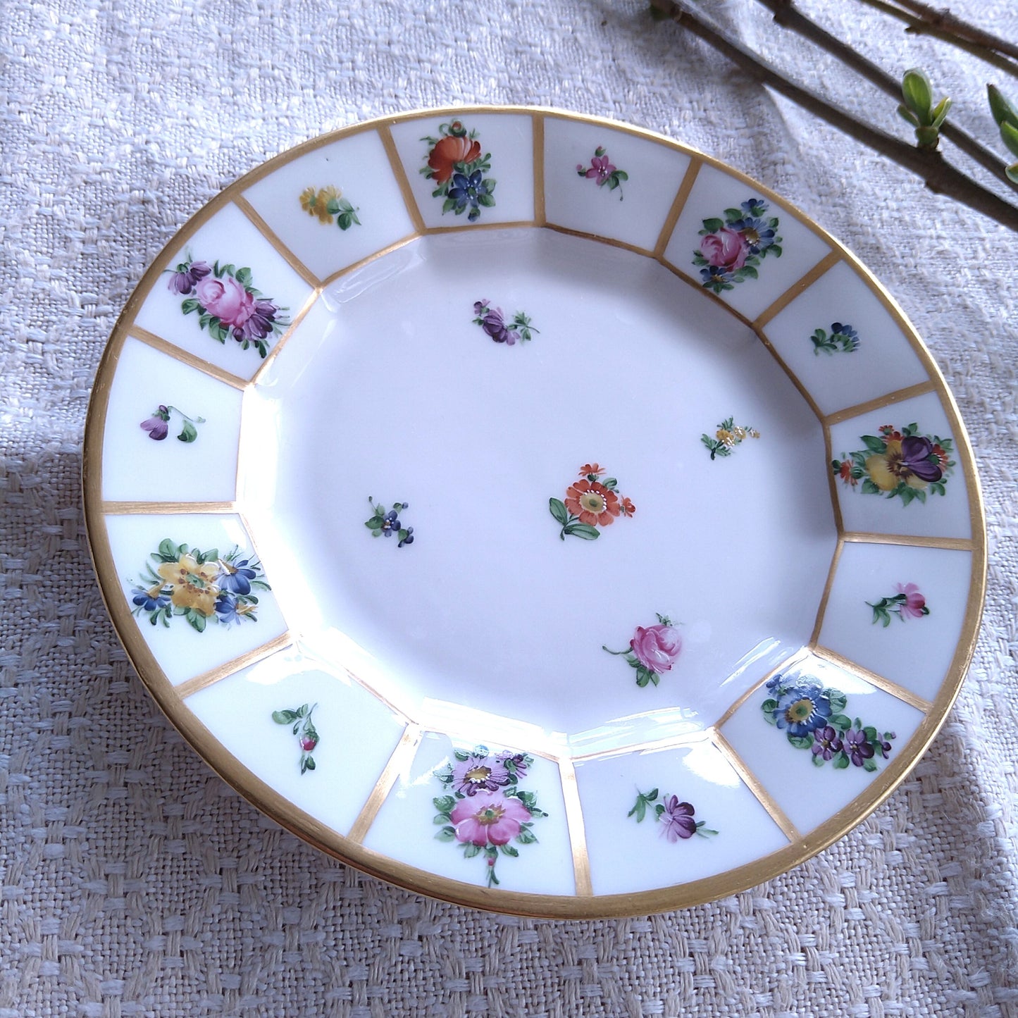 1890年頃のヘンリエッテのケーキプレート直径約15.5㎝Φ/Henriette Cake Plate