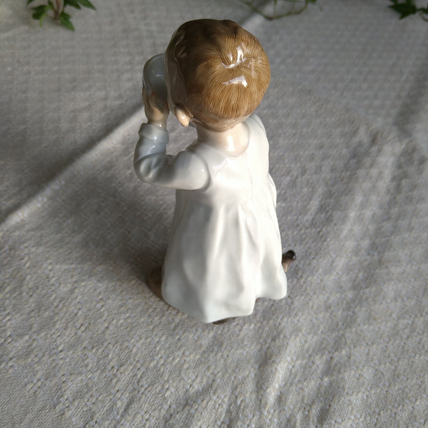 1905～1924年 Meissenミルクを飲む子供 約16.5 ㎝H/Hentschel kids W118