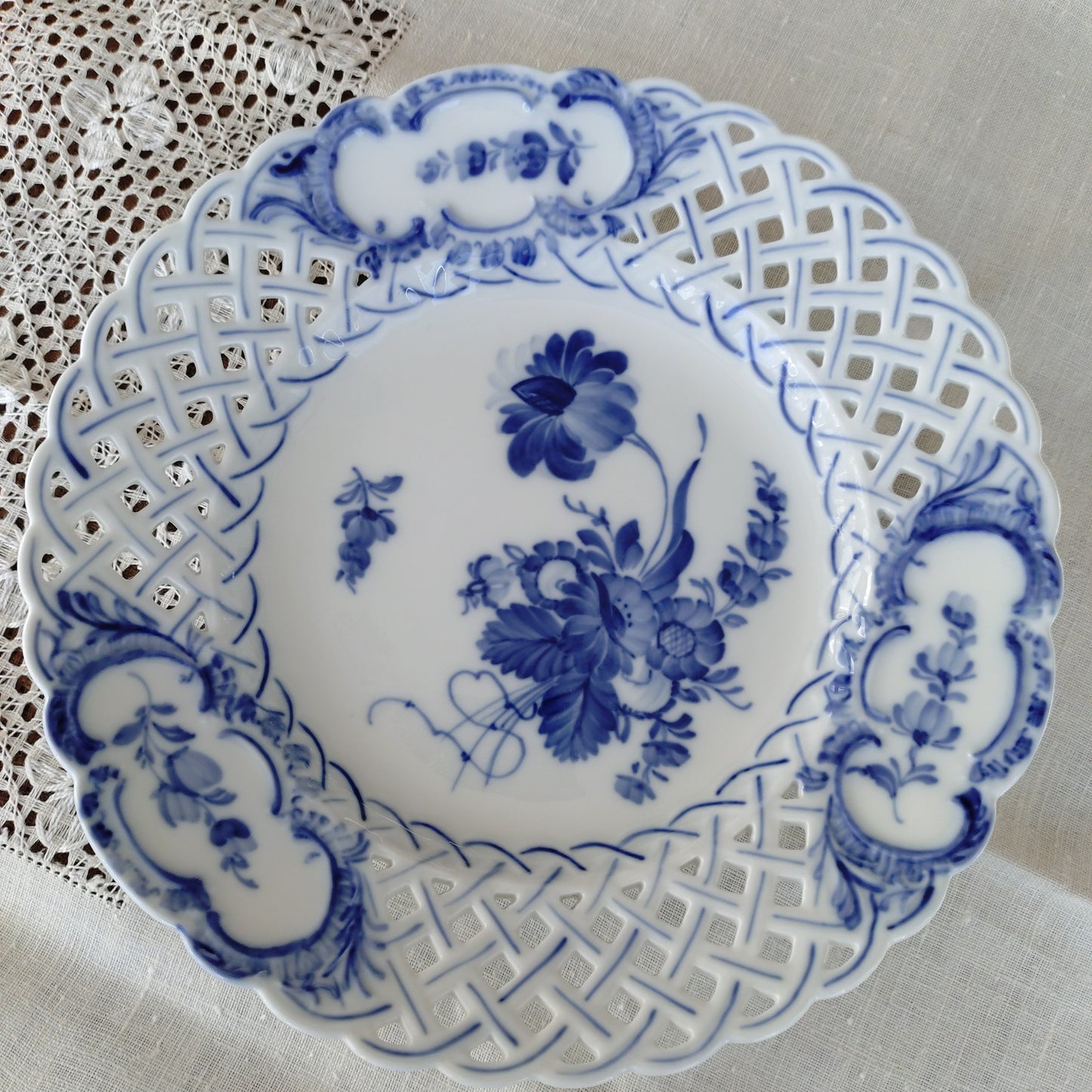 1969年～1974年のRoyalCopenhagenブルーフラワーのオープンワークのお皿は直径約23.7㎝D/BlueFlowerLacePlate