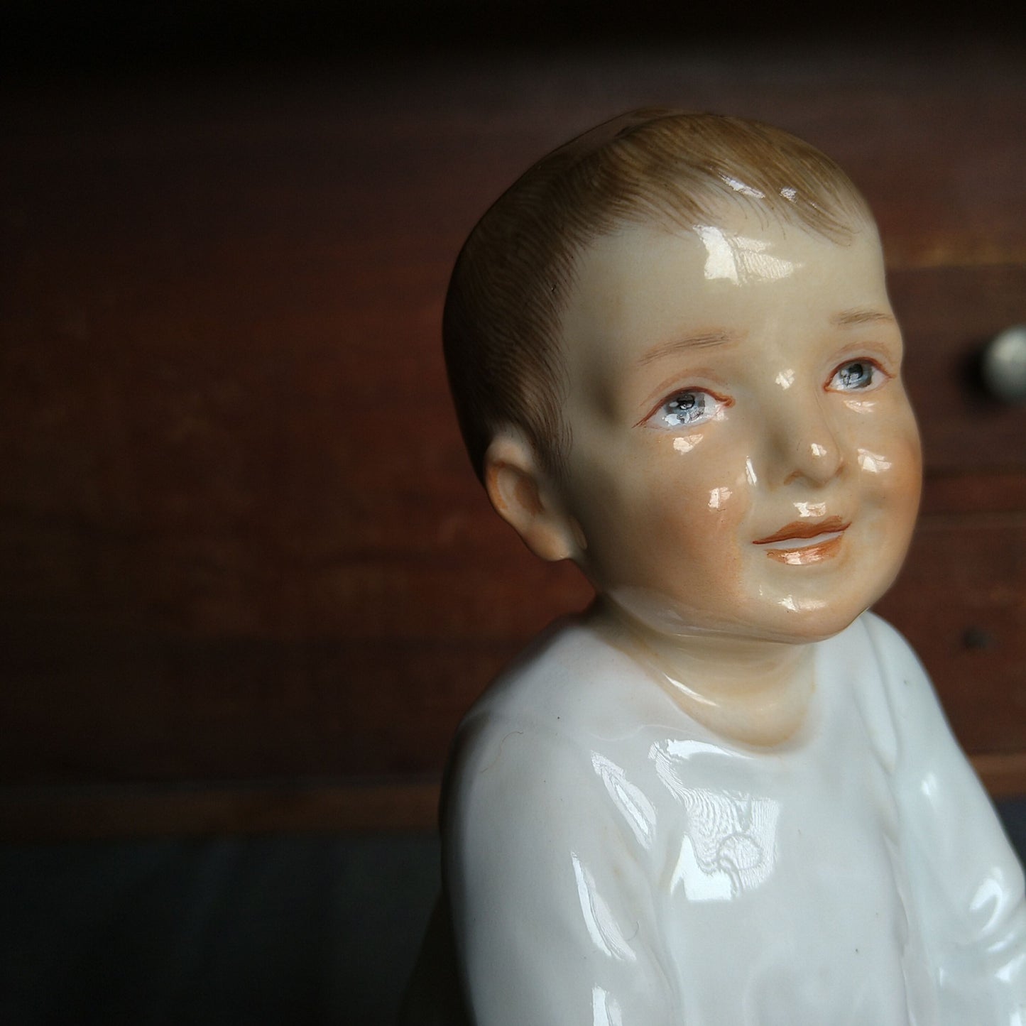 Meissen1905～1924年のヘンチェル人形 太鼓と棒で遊ぶ子 高さ約18.5㎝幅約11.5㎝W