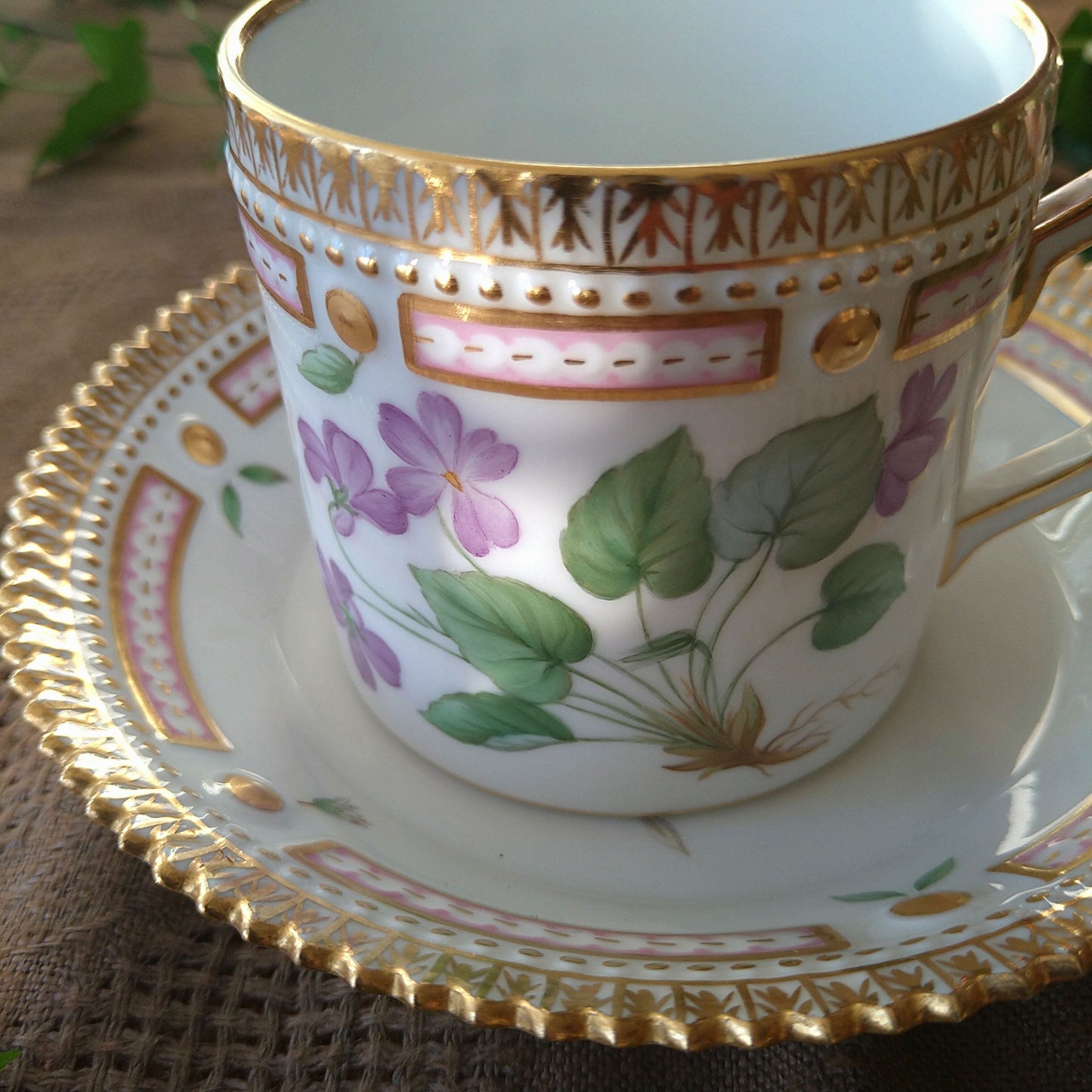 RoyalCopenhagenフローラダニカ、スミレのカップソーサー/FloraDanica Cup saucer