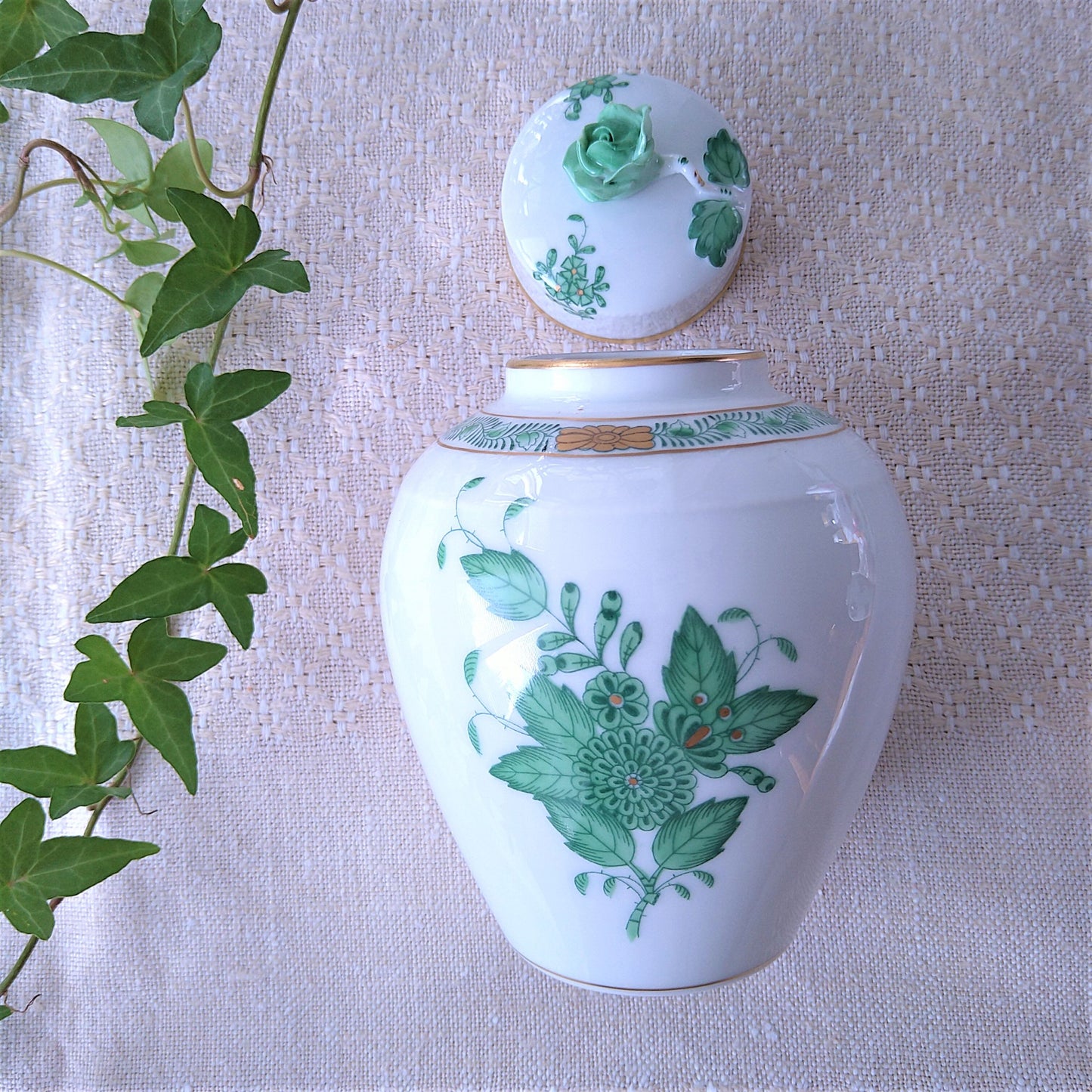 蓋の花にわずかなタメージありHerendヘレンドアポニーグリーンのティーキャディ高さ約15cmH /Tea Caddy