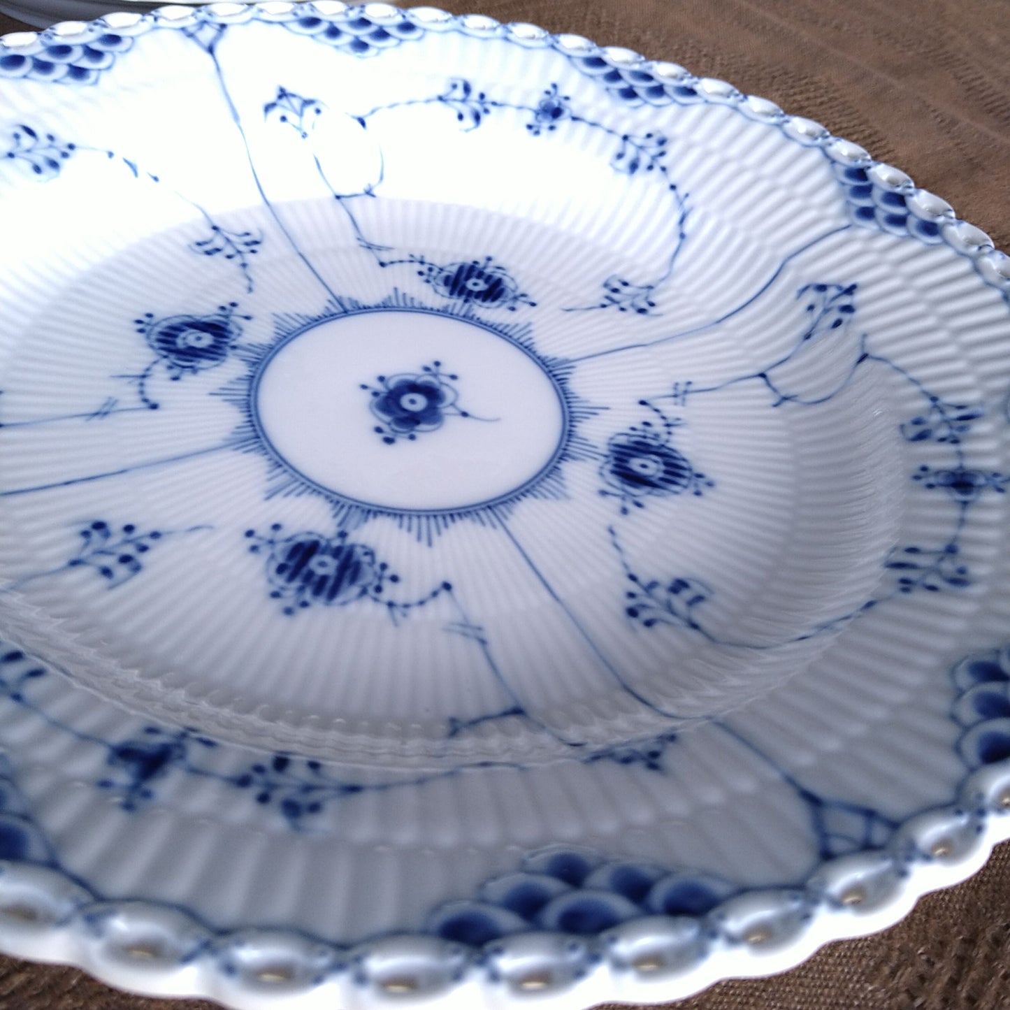 1980～1984年のRoyalCopenhagenブルーフルーテッドフルレースの25㎝Dのプレート/BlueFlutedFullLace25cmDPlate