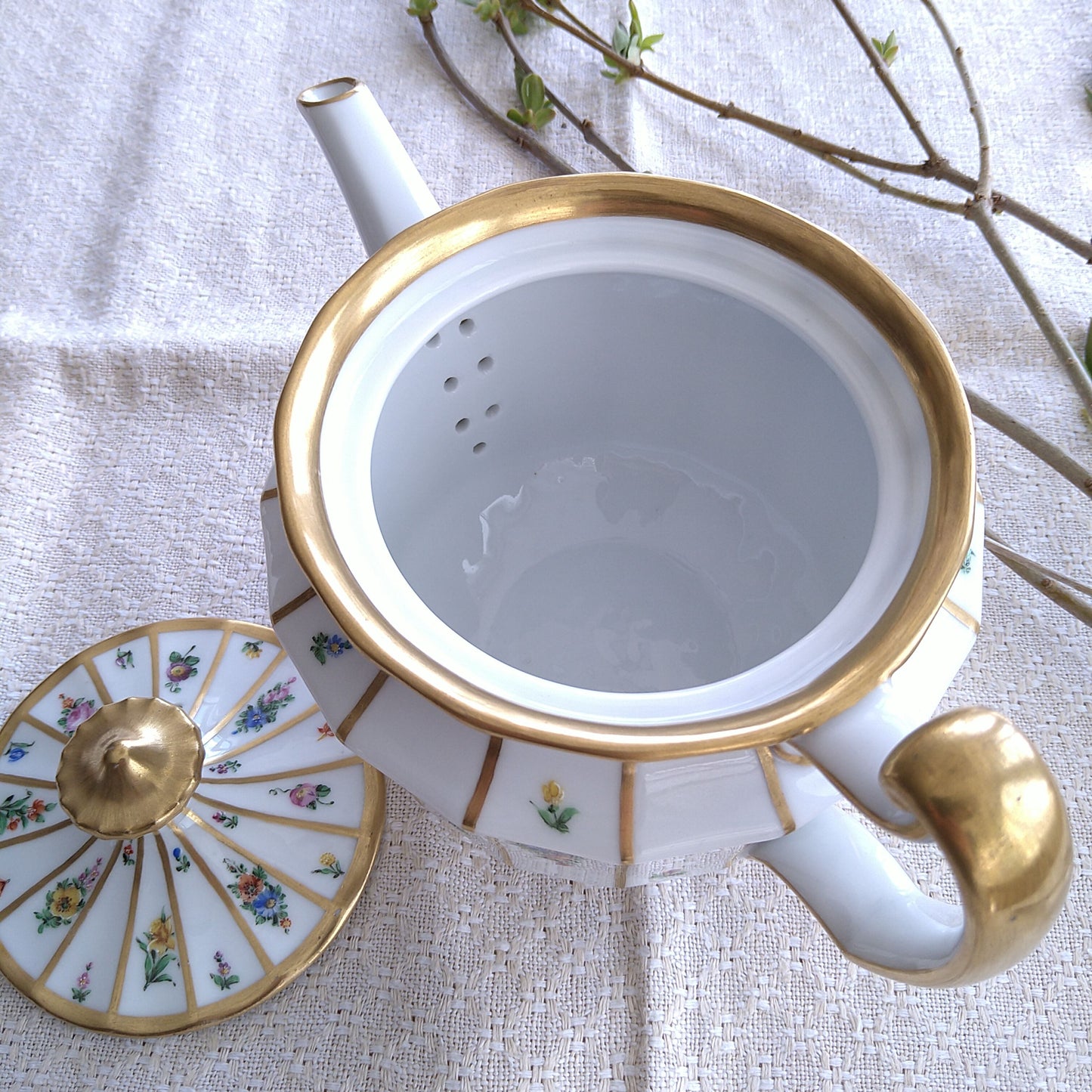 1889～1922年のヘンリエッテのティーポット高さ約14㎝H幅約23.5㎝W/Henriette Teapot