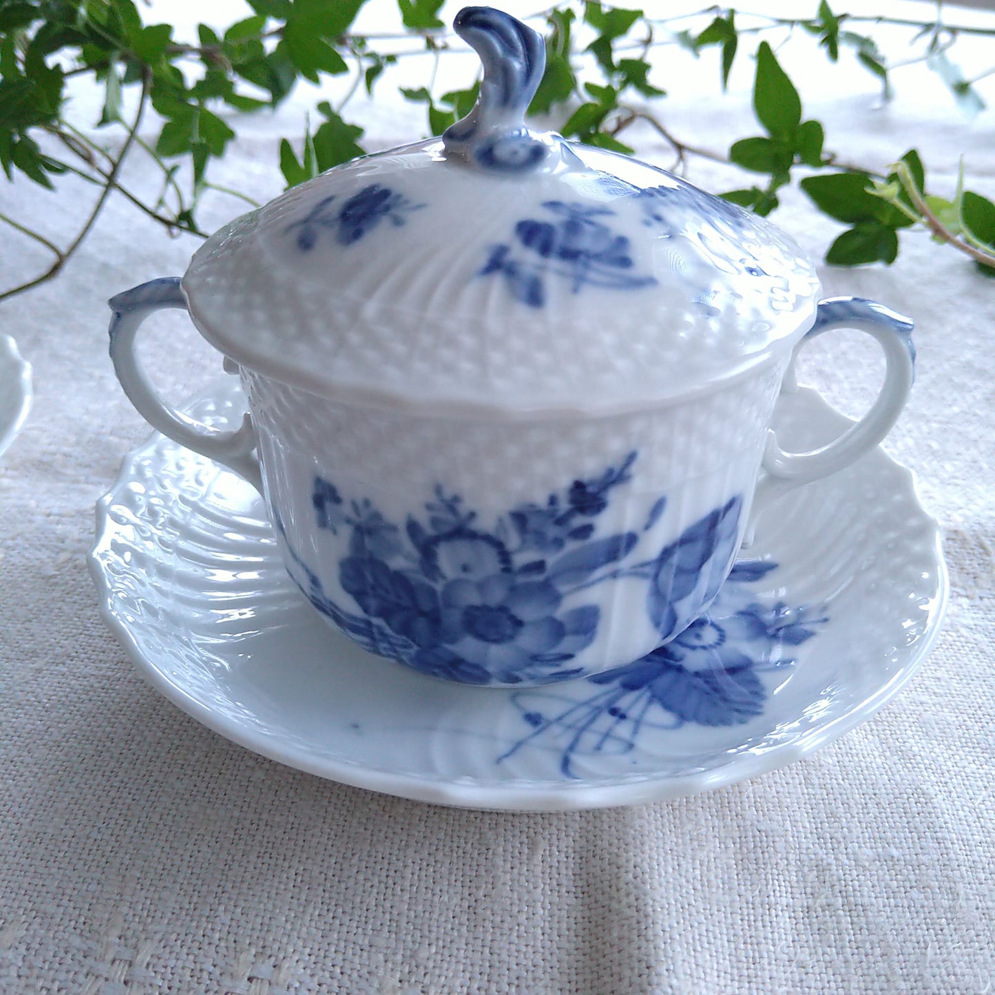 1960年代のRoyalCopenhagenブルーフラワーカーブのブイヨンカップソーサー/Blue Flower Curve Bouillon Cup and saucer