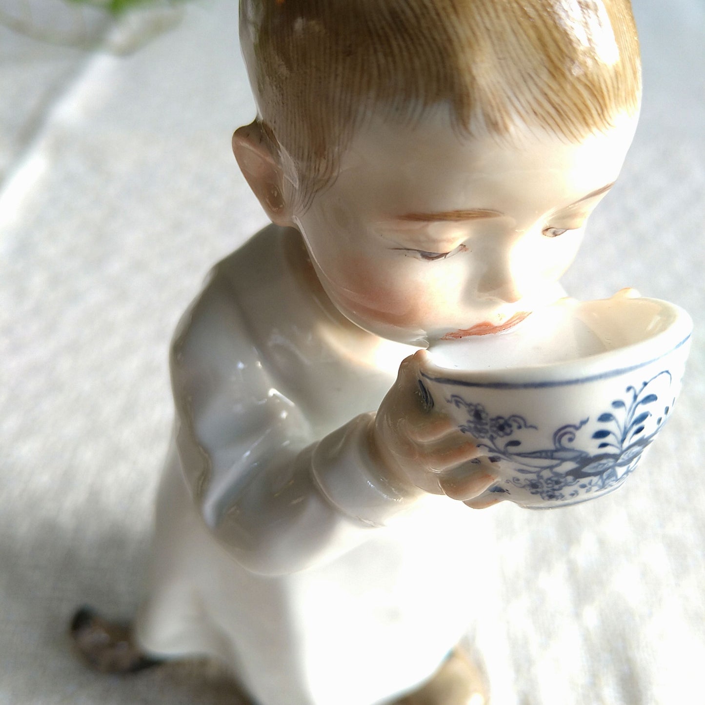 1905～1924年 Meissenミルクを飲む子供 約16.5 ㎝H/Hentschel kids W118